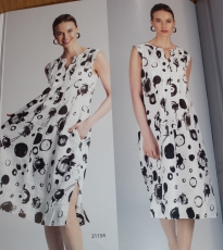 Dolcezza Lerinenkleid ohne Arm wei/schwarz