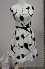 Kleid Gotta wei/schwarz