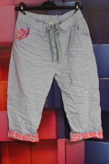 Bermuda-Shorts hellblau mit Rand Leo-Print
