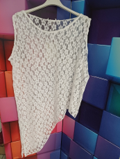 Spitzentop mit Zipfel wei�