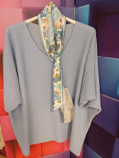 Kurzarm-Pulli mit Tuch blau