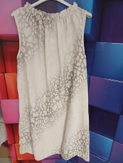 Kleid ohne Arm beige mit Leo-Print