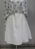 Sommerkleid mit eingenhtem Petticoat wei mit Punkten