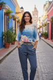 Strickpullover hellblau Motiv Santorini